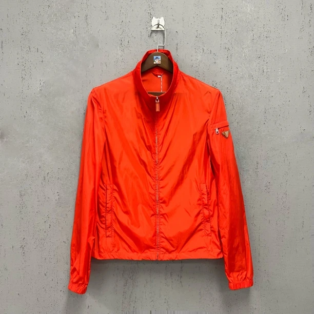 99新 Prada/普拉达 橙尼龙三角标冲锋衣夹克46码有污渍 Z00298