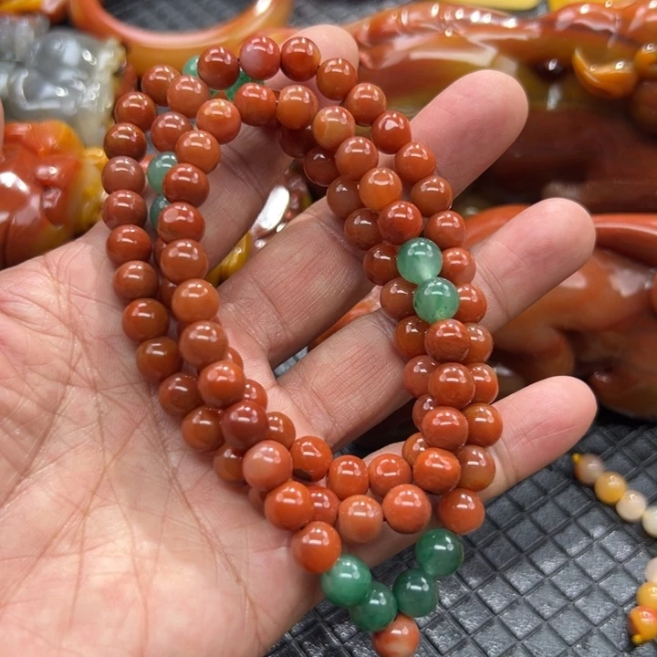 石英质玉（黄龙玉）颈饰未镶嵌花*