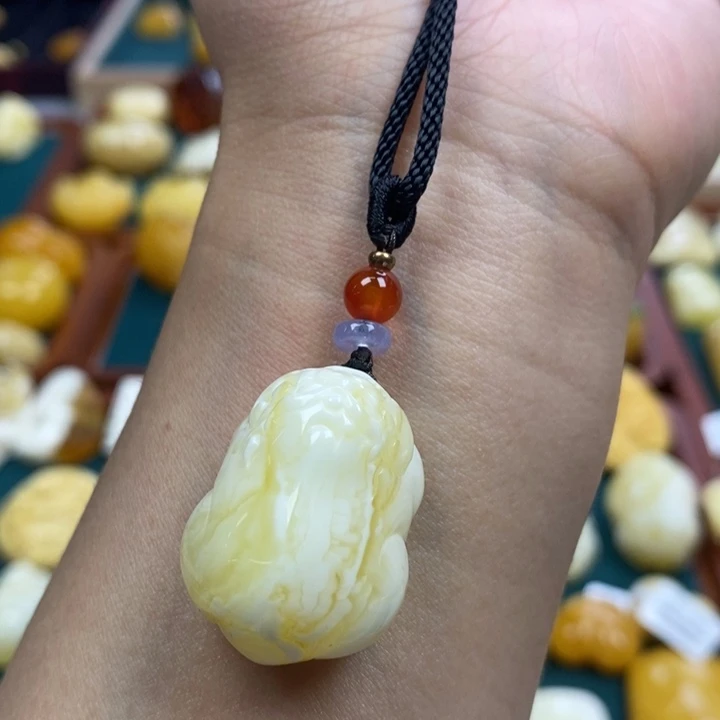 琥珀未镶嵌裸石6.75白蜡貔貅吊坠