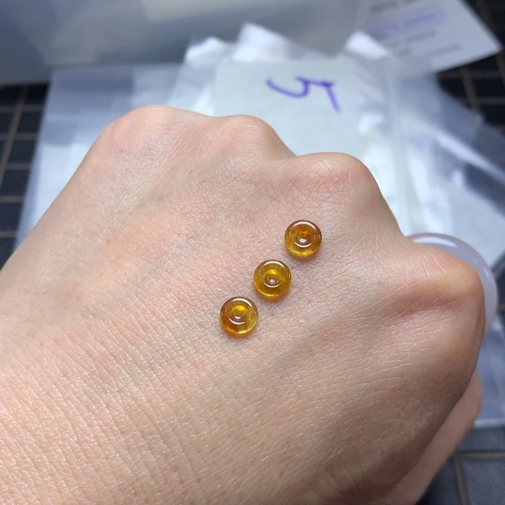 定制翡翠未镶嵌三颗