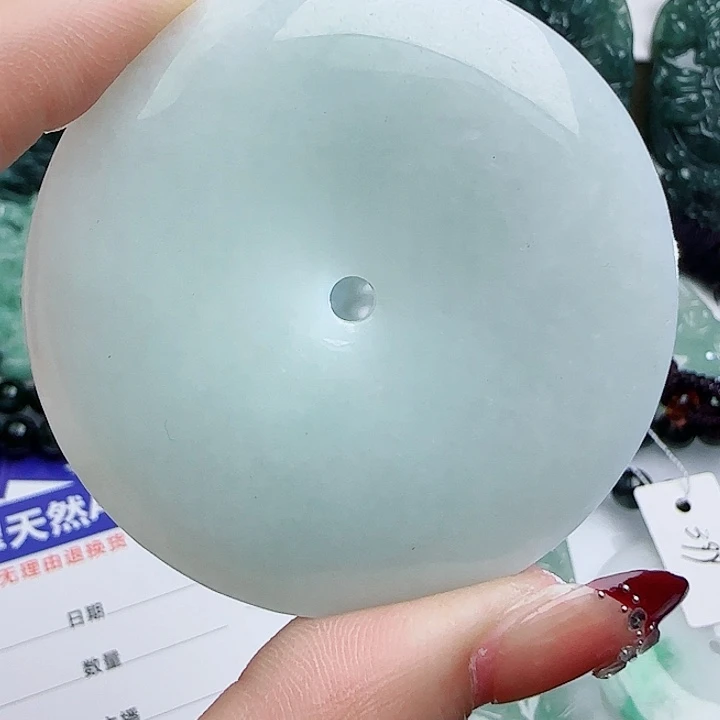 翡翠颈饰未镶嵌天然的A货翡翠多样性发货