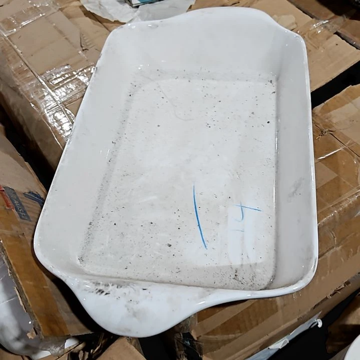 摆件盘子碗茶壶啥都有