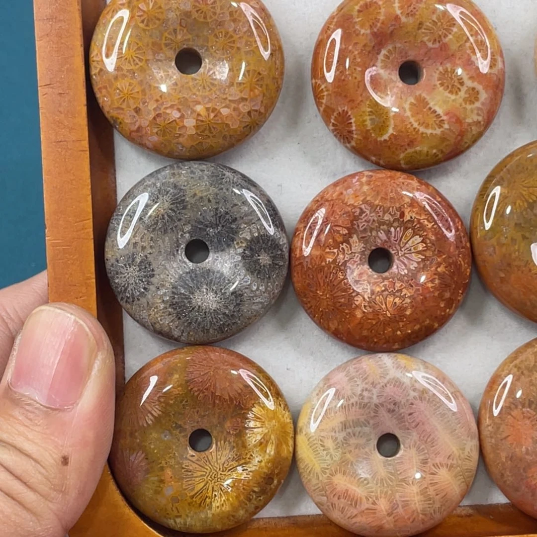 未镶嵌手镯硅化玉