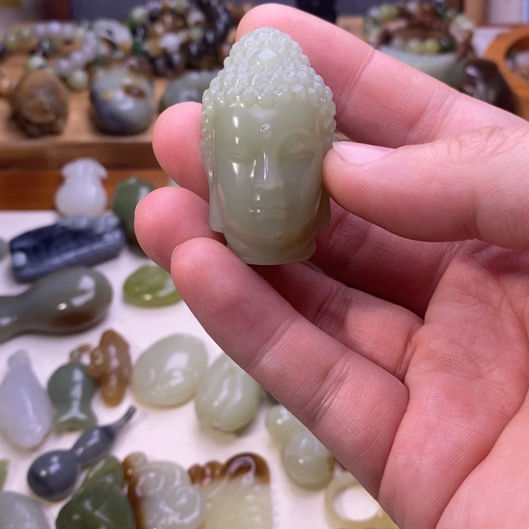 颈饰未镶嵌和田玉