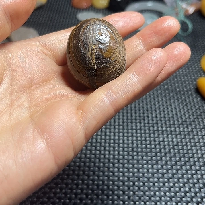 未镶嵌石英质玉(天山翠)珠宝奇石