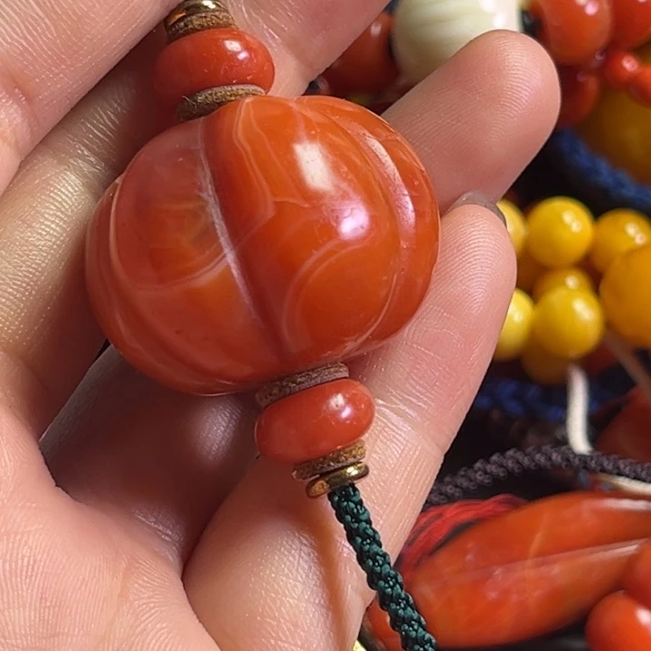 玻璃颈饰半*纱琉璃………….