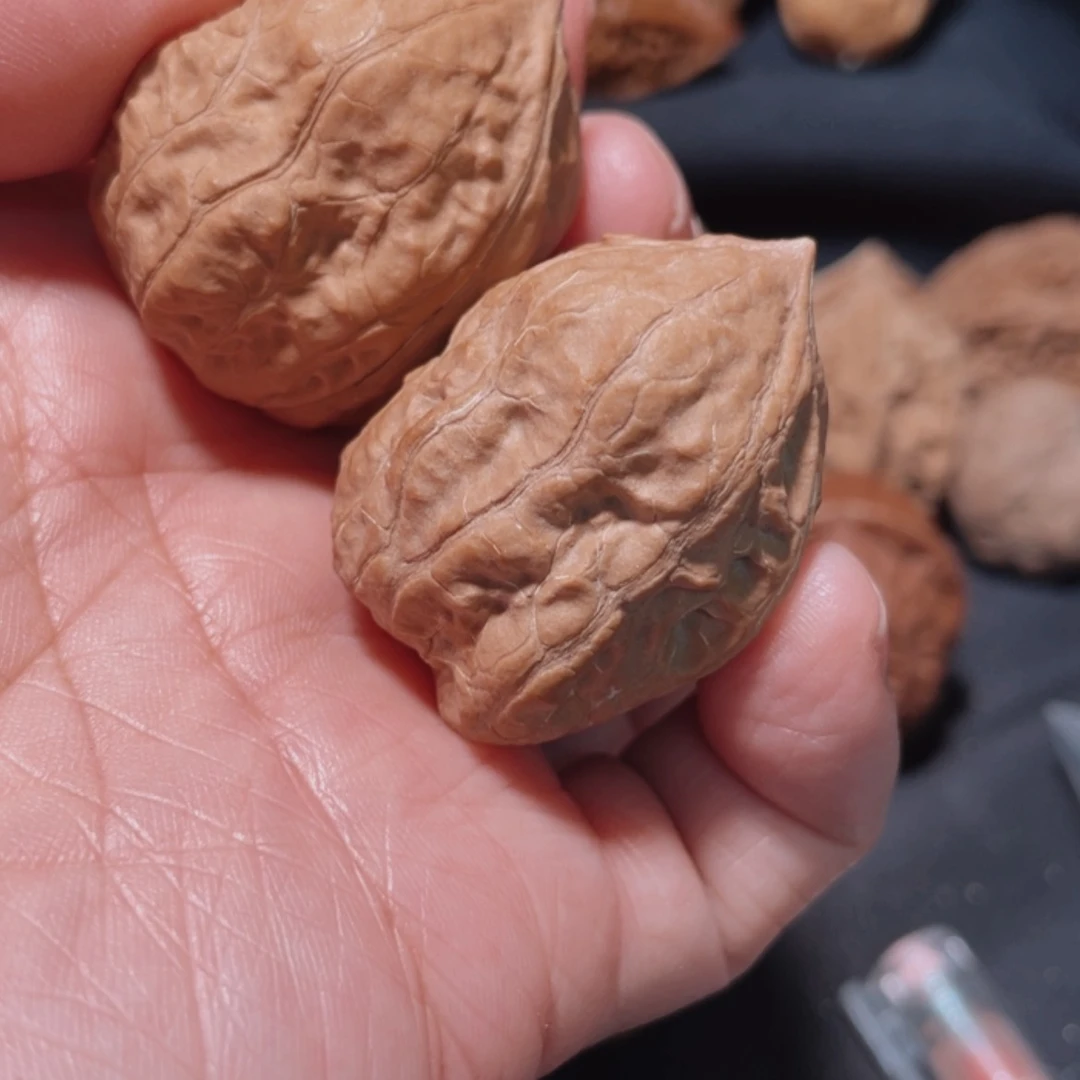 【闪购商品】文玩核桃把件存***?东北楸子12