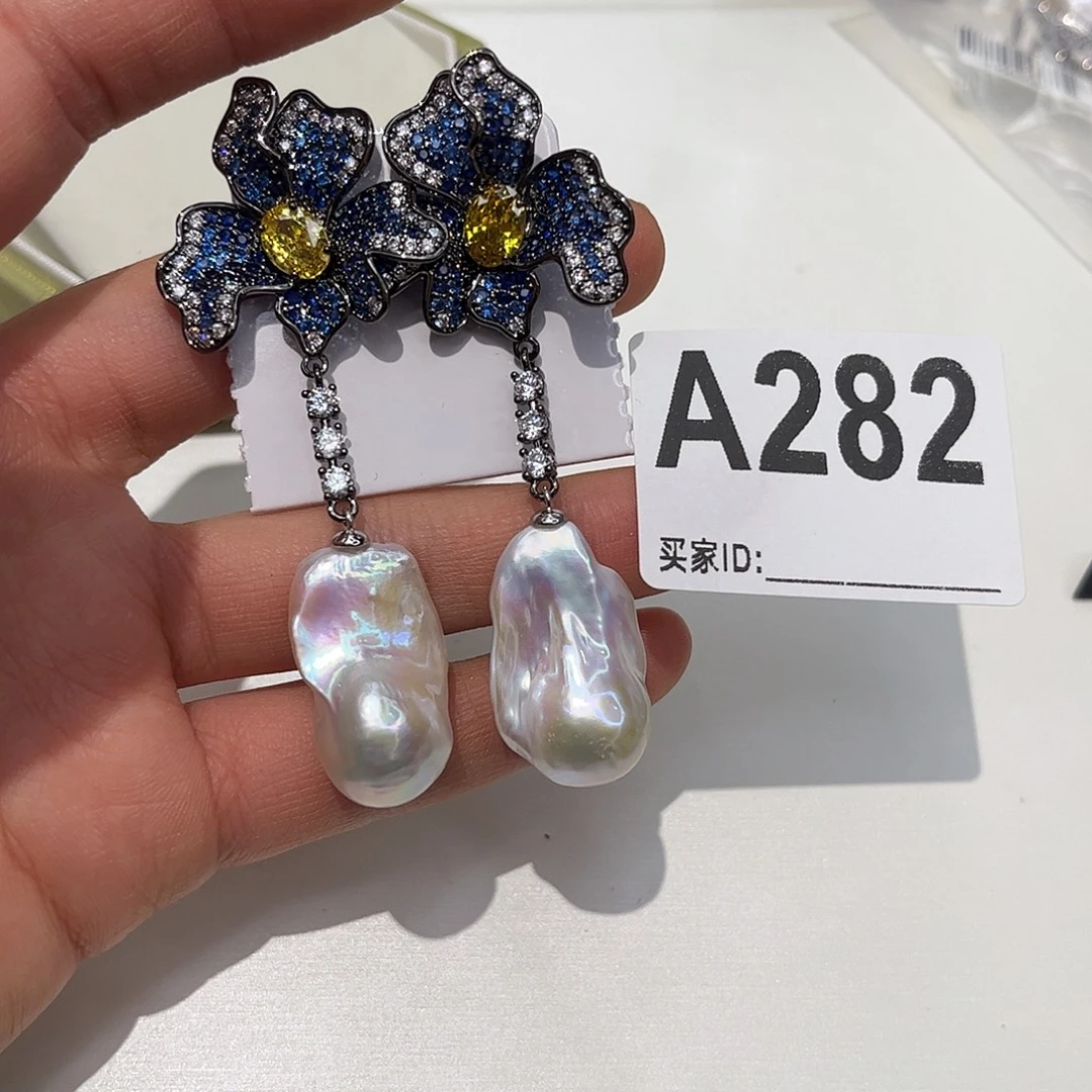 淡水珍珠耳饰合金
