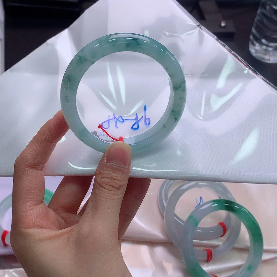 未镶嵌手镯翡翠翡翠