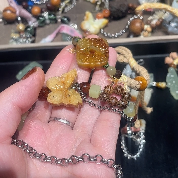 绝***包蛇纹石玉合金颈饰