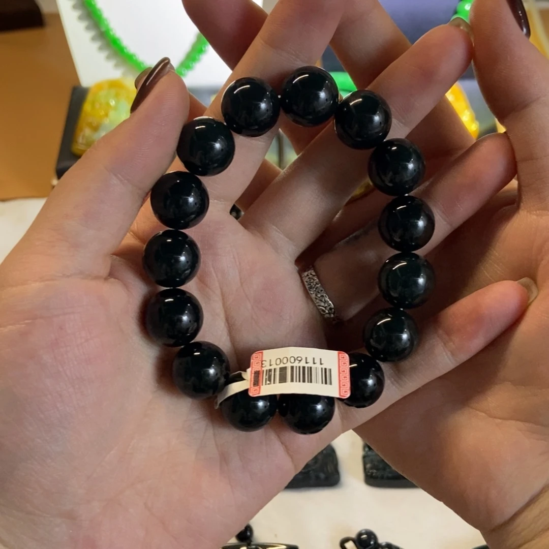 用***9翡翠未镶嵌颈饰翡翠