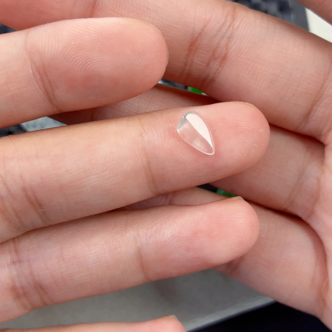 我***幺翡翠未镶嵌颈饰翡翠