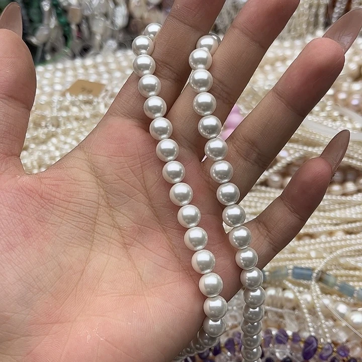 玛瑙/玉髓未镶嵌珠宝半成品一条8mm左右贝珠