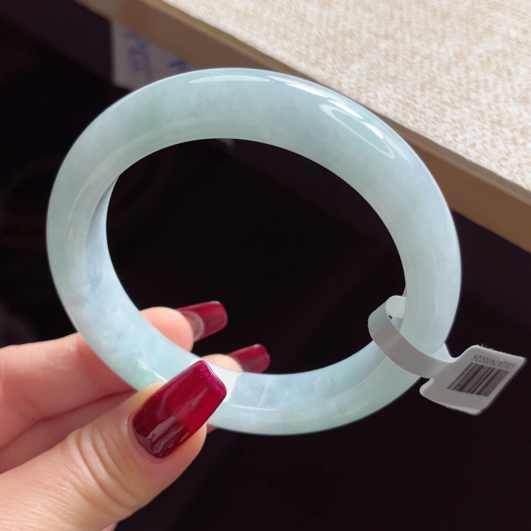 翡翠手镯未镶嵌手镯