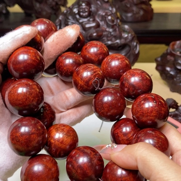 檀香紫檀（小叶紫檀）齐**圣