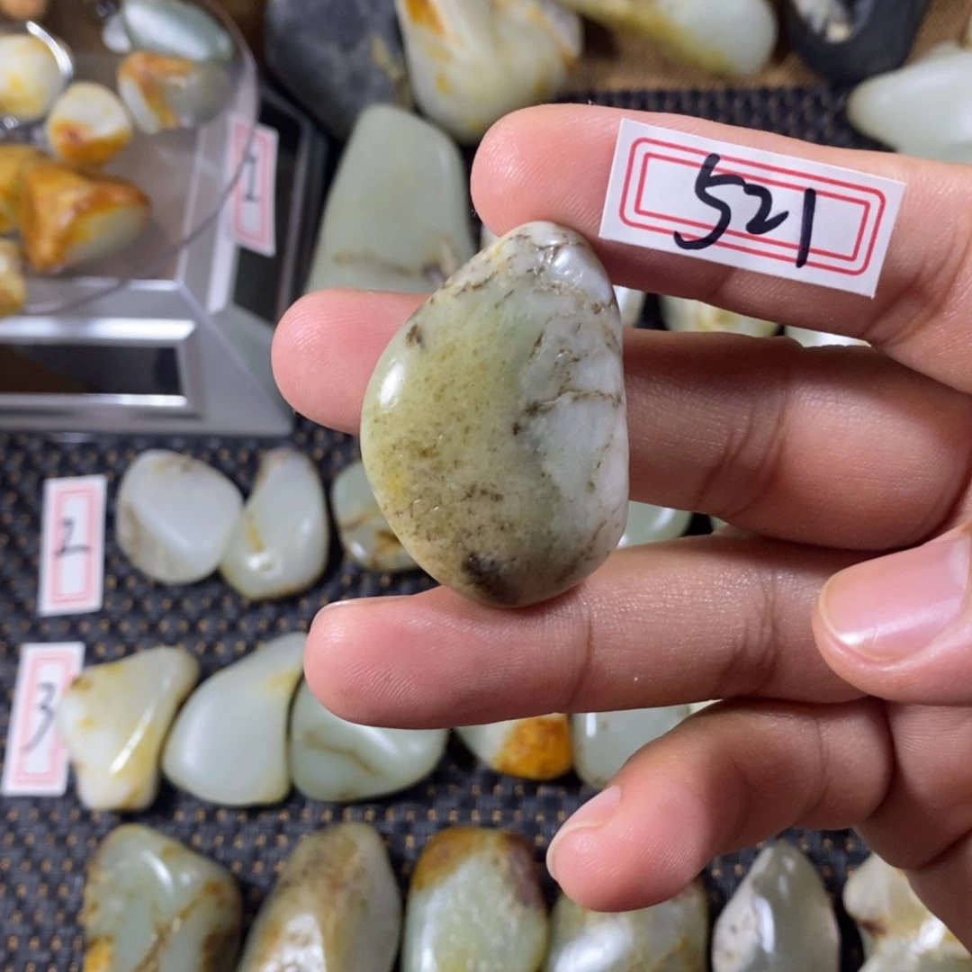 和田玉（糖玉）未镶嵌挂件