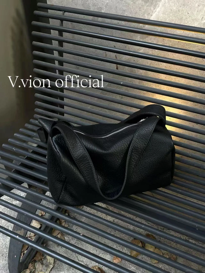 V.vion ins大容量布包斜挎包单肩小众朋克风拉链多口袋款褶皱双根