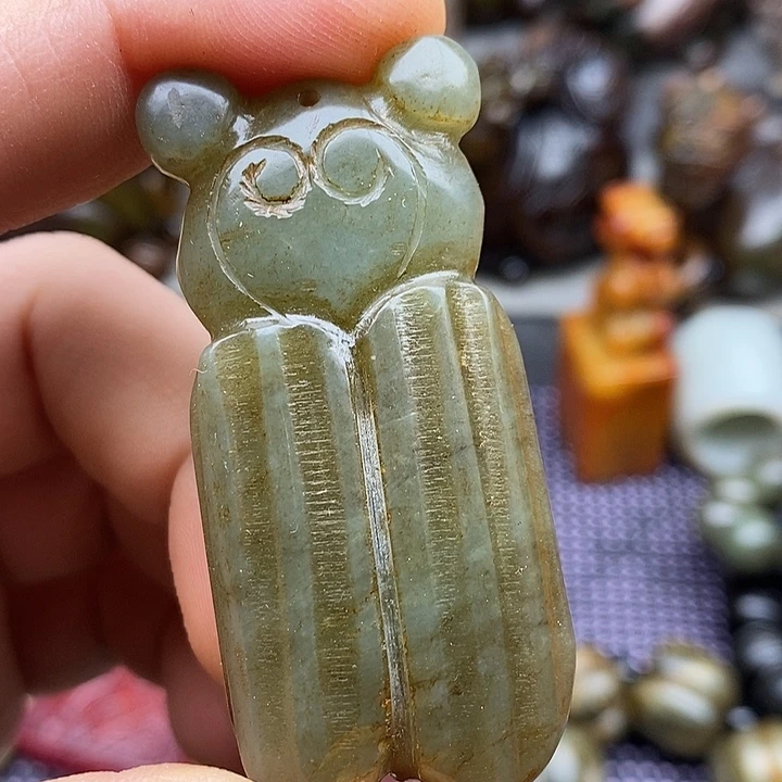 未镶嵌蛇纹石玉颈饰