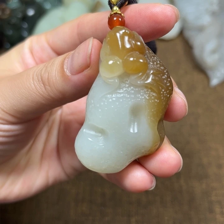 颈饰未镶嵌和田玉