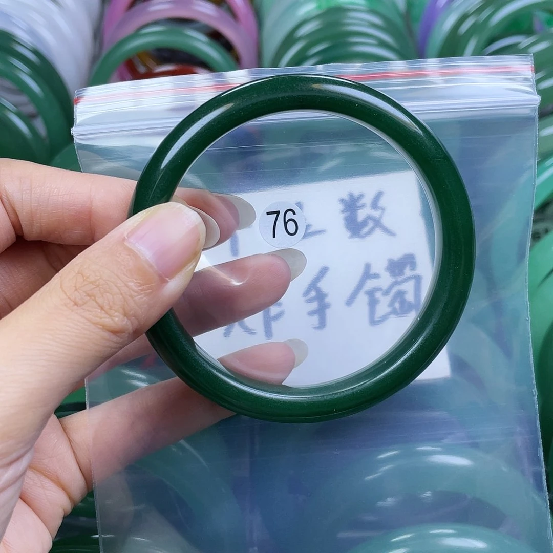 【闪购商品】未镶嵌手镯石英岩玉59