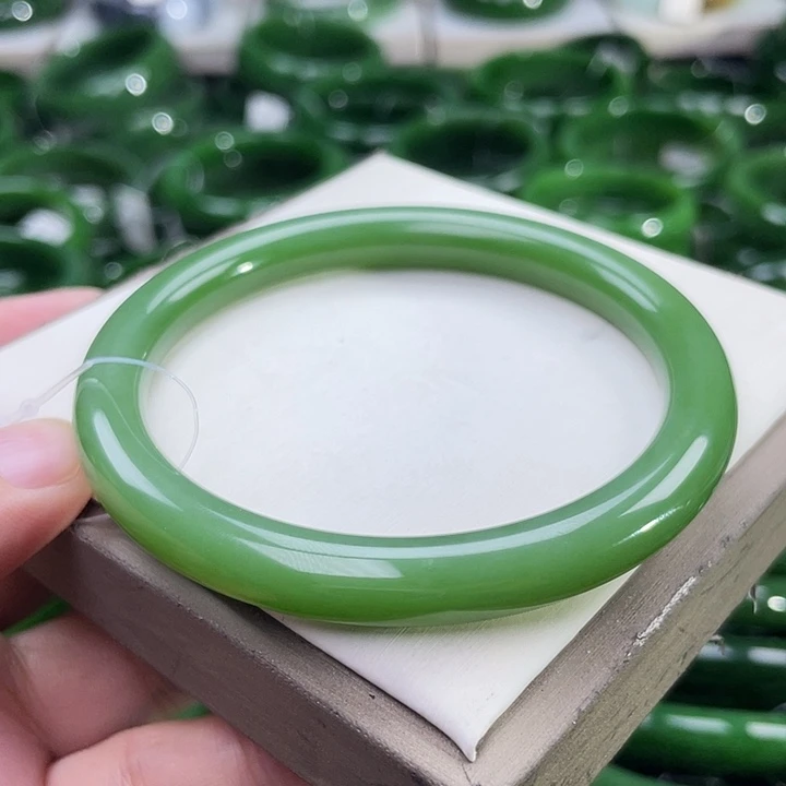 未镶嵌手镯和田玉（碧玉）