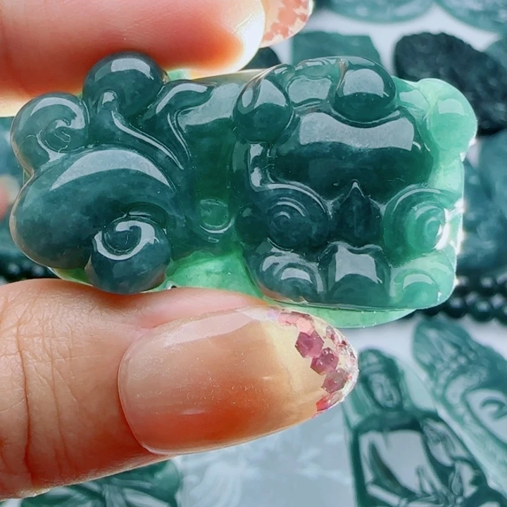 翡翠未镶嵌颈饰多样性发货天然A货翡翠