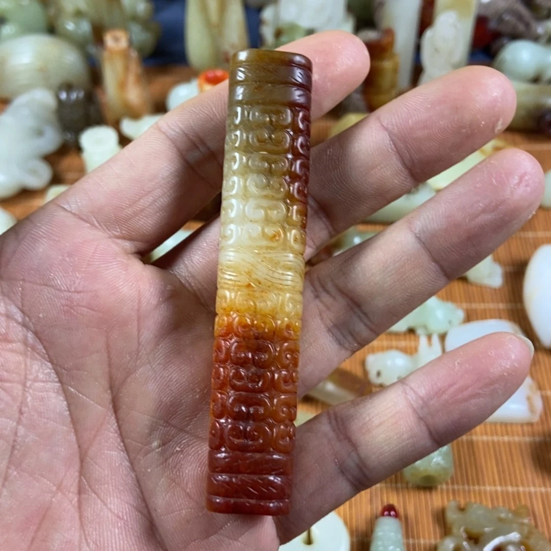 和田玉和田玉未镶嵌依**着