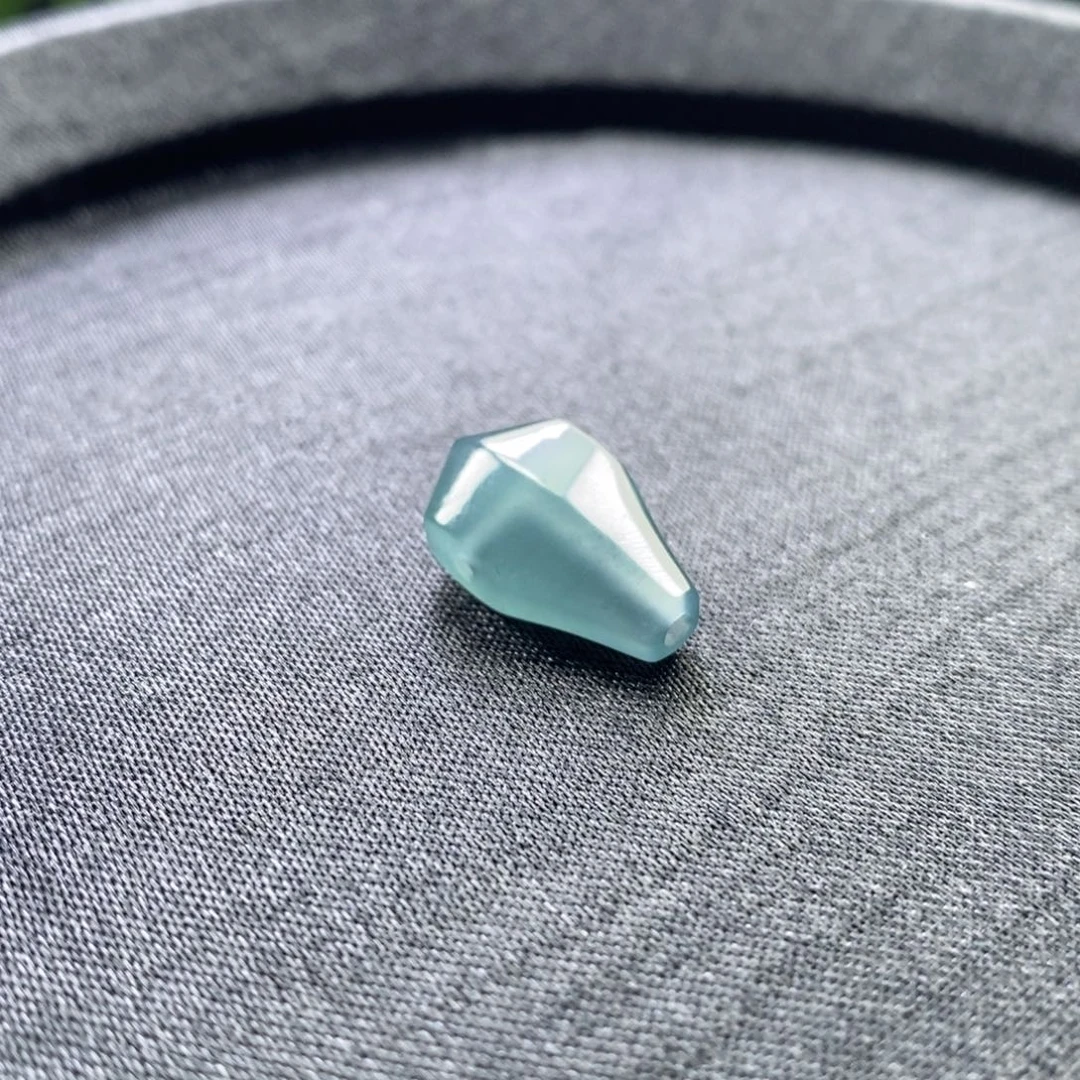 翡翠未镶嵌手串卡10左右三通