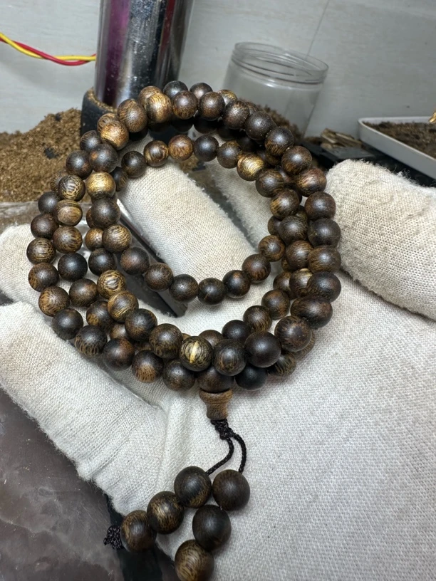 绿奇楠沉香卡7规格108颗圆珠22克沉水浮