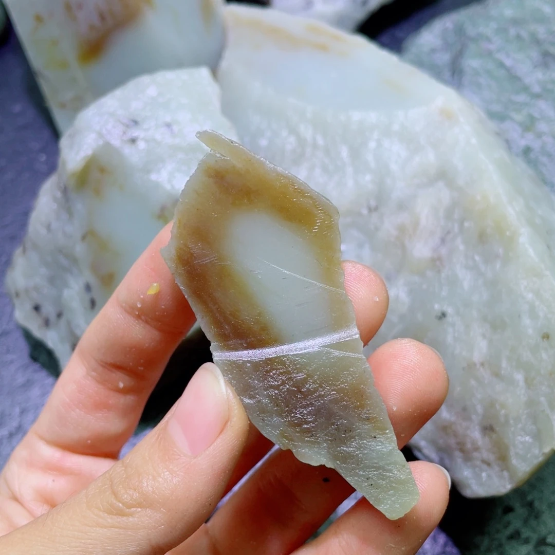 當***归和田玉未镶嵌珠宝半成品