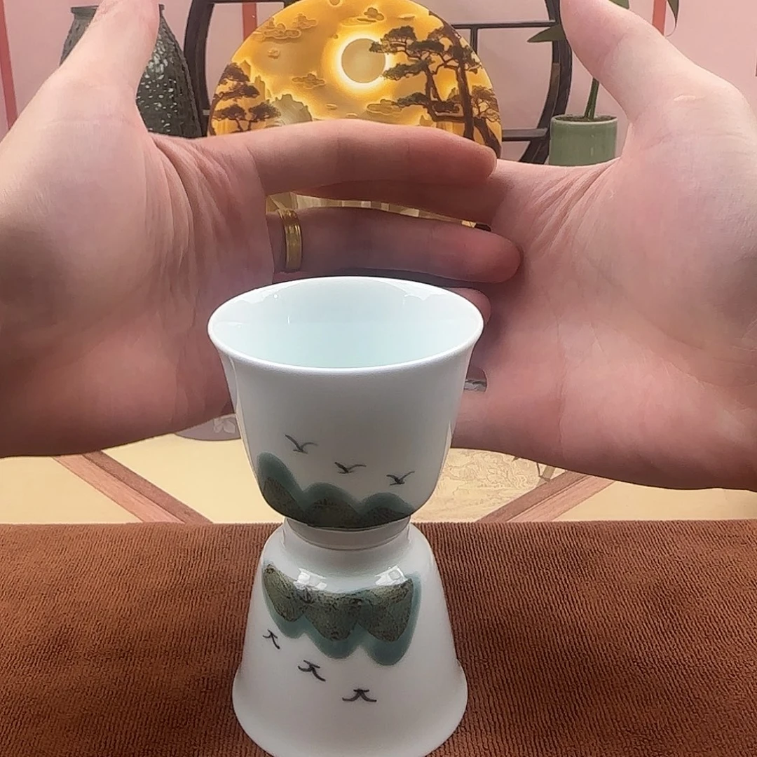 羊脂玉手绘茶杯两只装