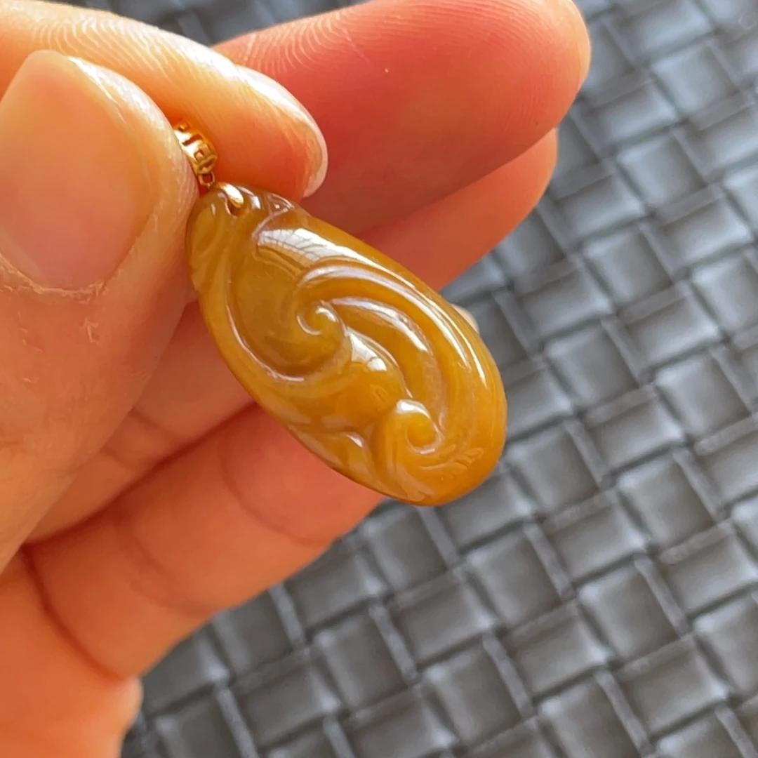 翡翠颈饰18K金镶嵌如意