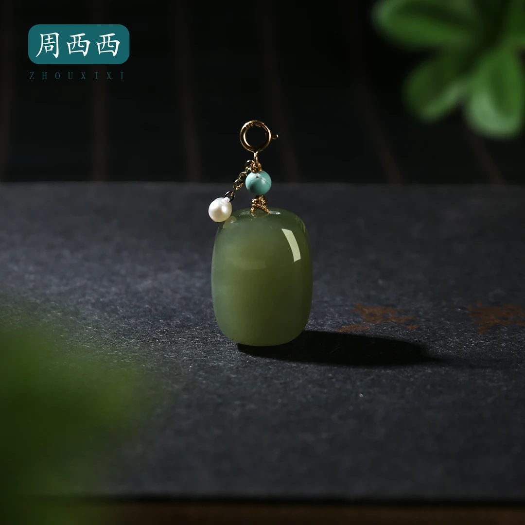 周西西精美珠宝18K和田玉无事牌吊坠经典百搭多样性发货15851