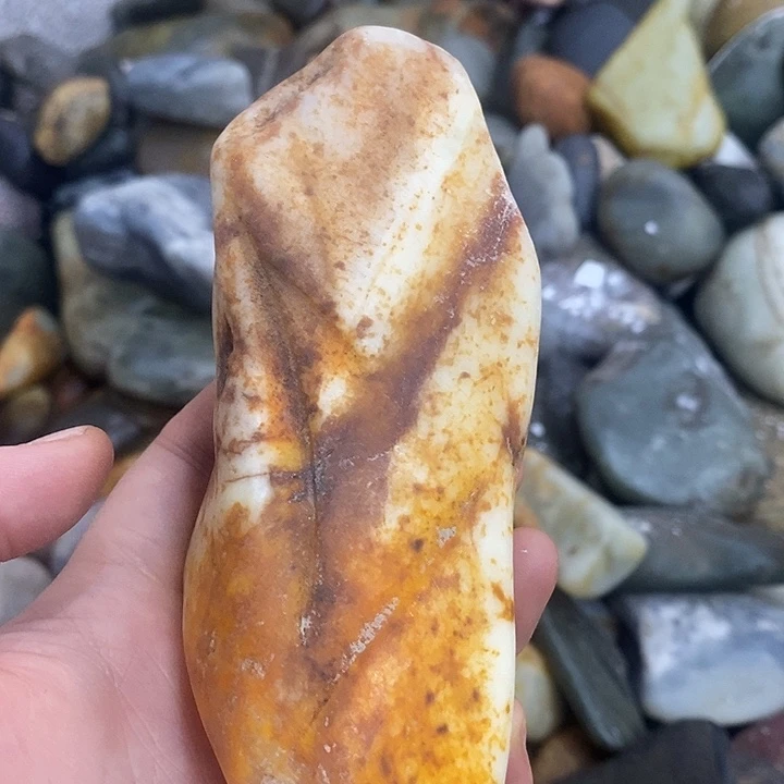 和田玉（糖玉）未镶嵌颈饰子*