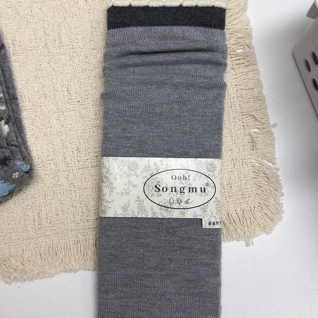 皮质非金属纯灰色羊毛袜