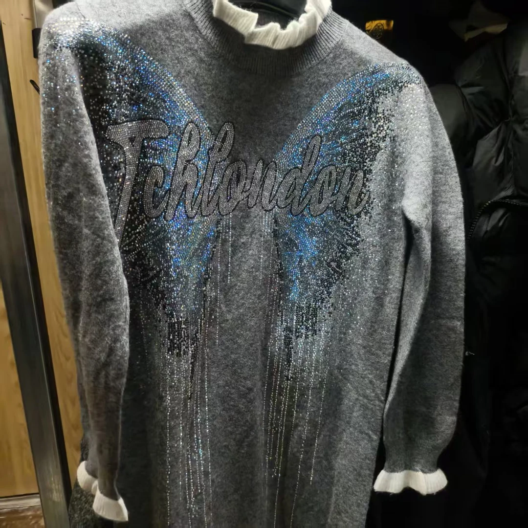 TCH轻奢时尚百搭针织衫秋冬毛衫女烫钻翅膀针织裙T75D30E1036