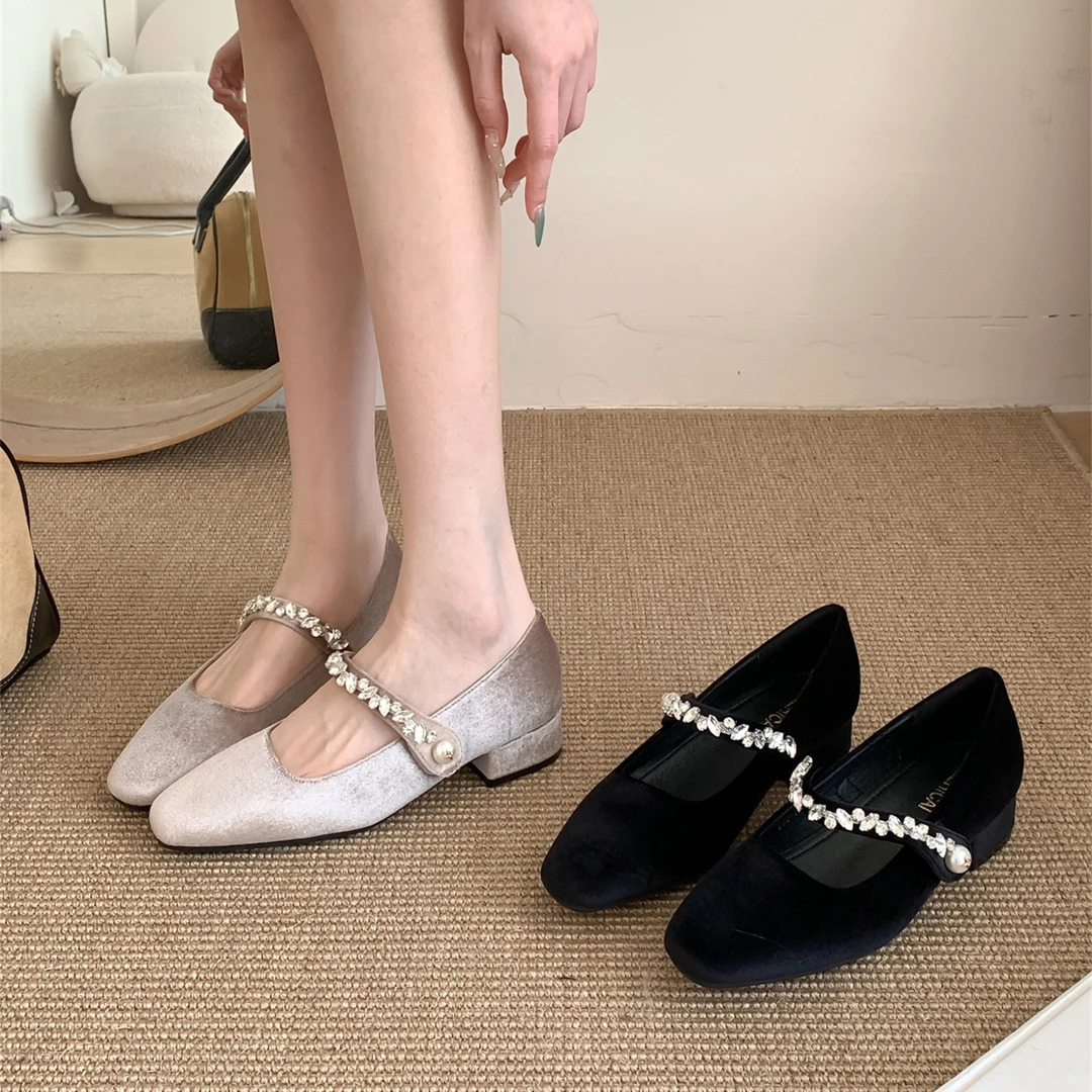 清冷女神~温柔仙女方头单鞋女春秋丝绒低跟浅口粗跟水钻玛丽珍鞋