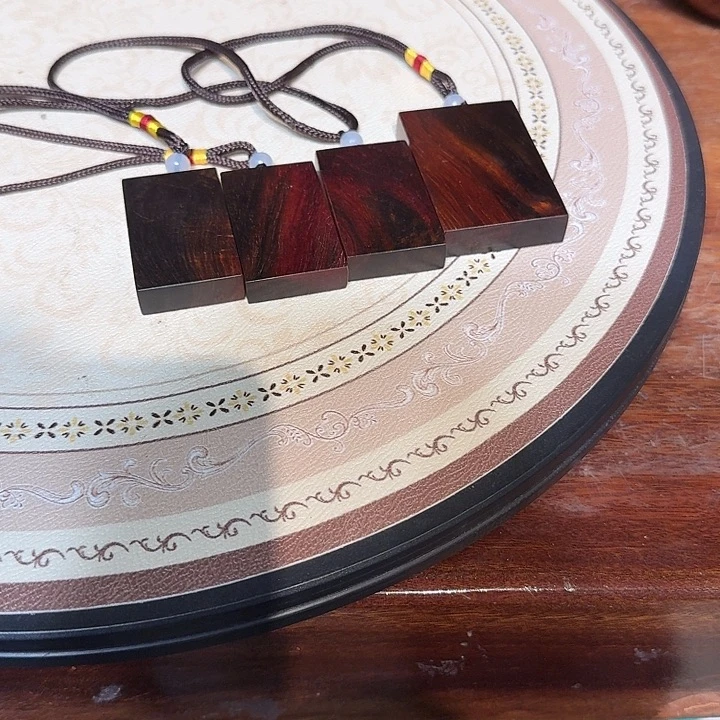 交趾黄檀（大红酸枝）无事牌