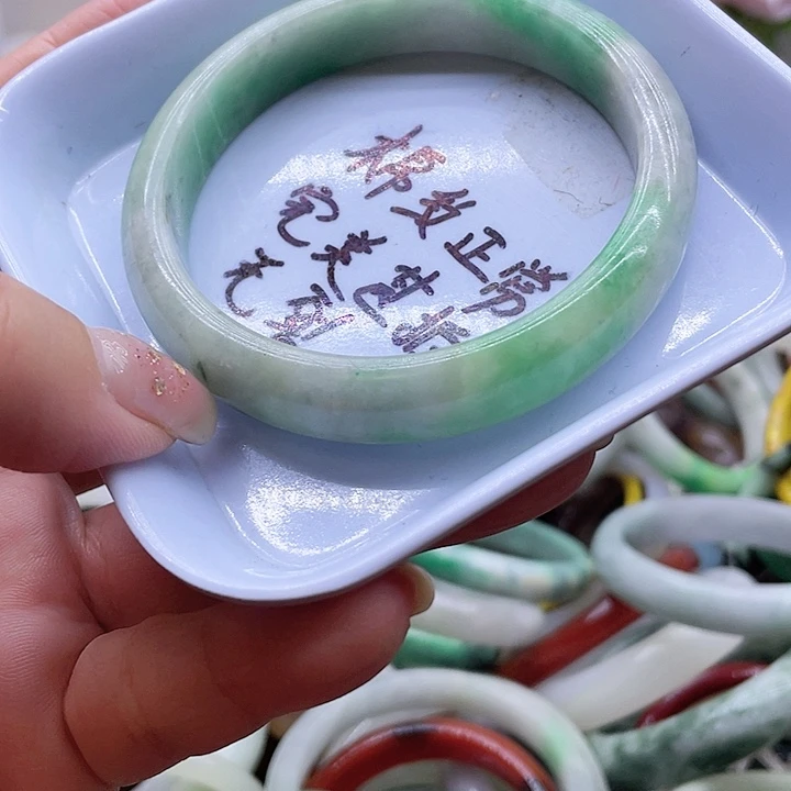 翡翠未镶嵌手镯手镯