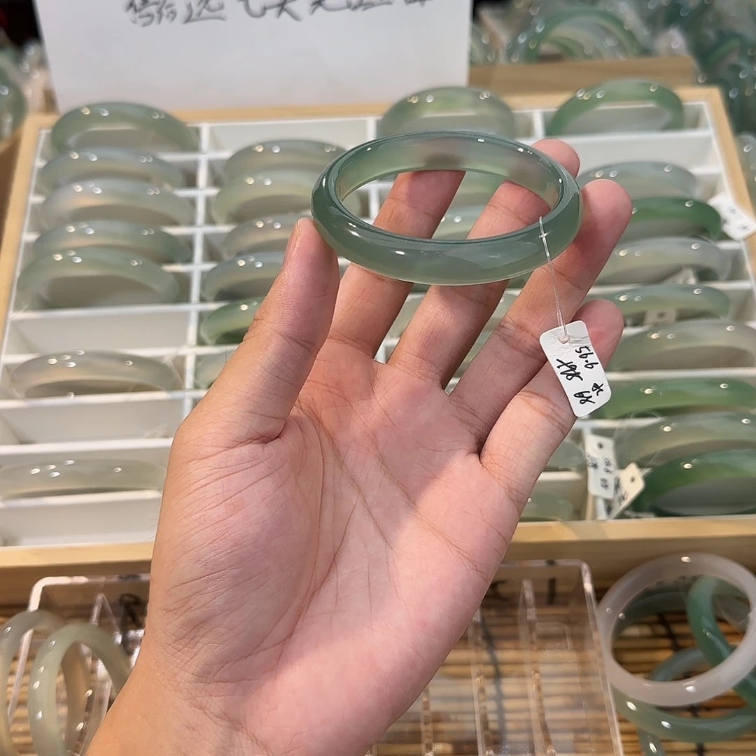 玛瑙/玉髓未镶嵌手镯圈口56.6