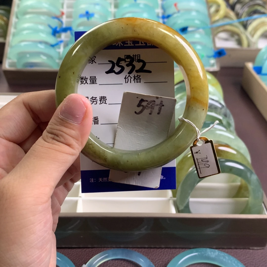 未镶嵌蛇纹石玉手镯2532