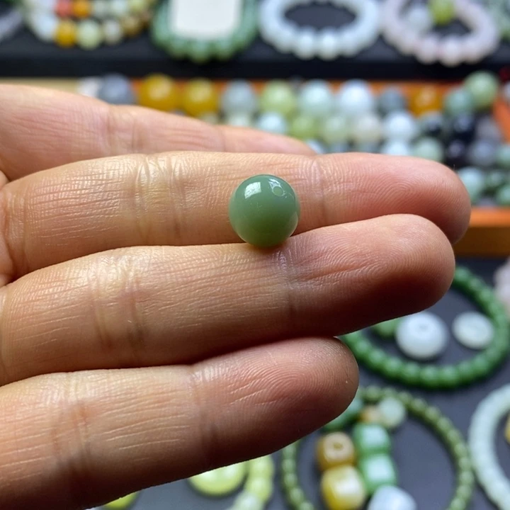 和田玉未镶嵌珠宝半成品粉青卡10