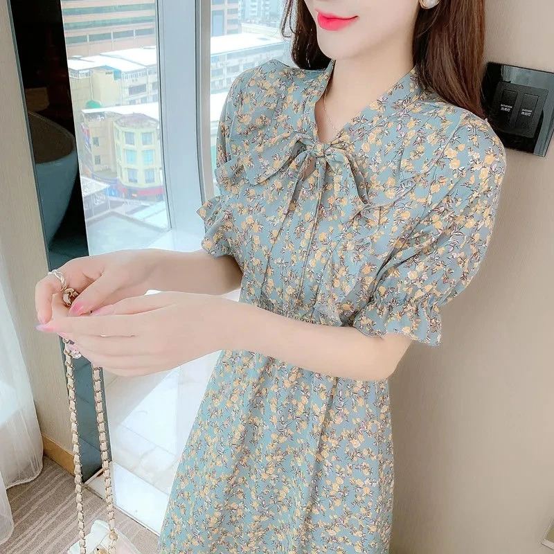 蝴蝶结系带碎花连衣裙女时尚夏季新款温柔风收腰荷叶边lolita裙