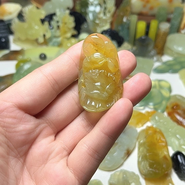 未镶嵌蛇纹石玉颈饰