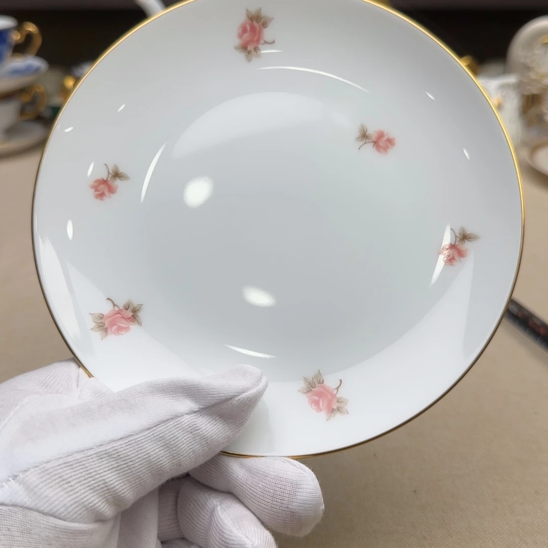 瓷片新号开播 点点关注