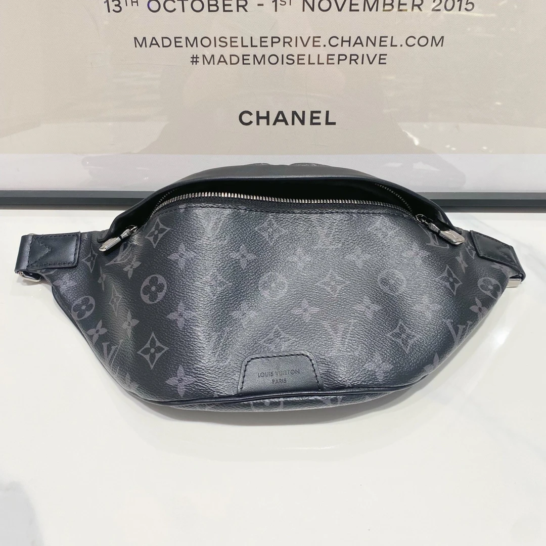 95新 LouisVuitton/路易威登 lv 黑武士老花胸包 14106