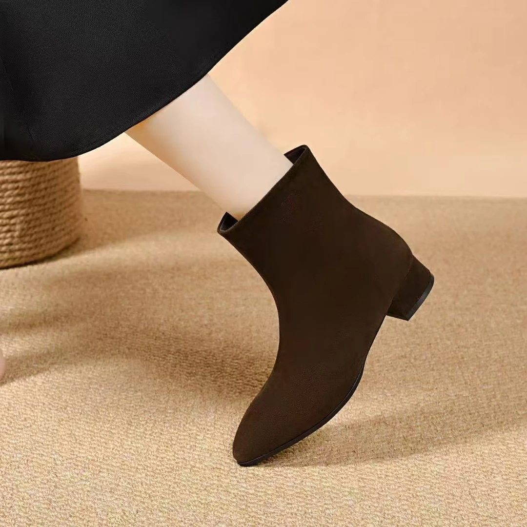 2025新款爆款洋气明星同款真皮粗跟百搭鞋子短靴冬季瘦瘦靴尖头