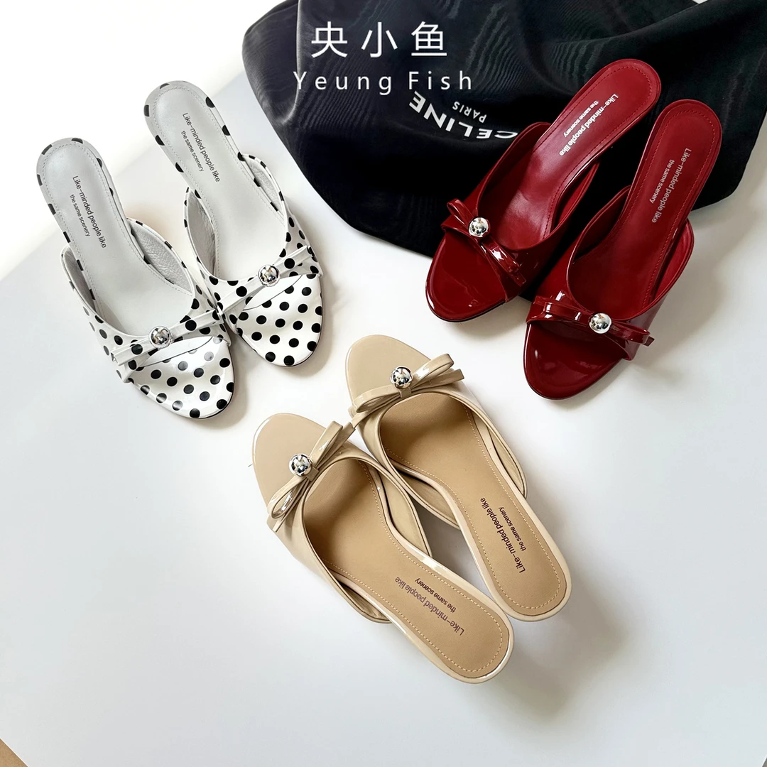 央小鱼 复古波点!5CM法式一字高跟拖鞋外穿真皮气质粗跟凉拖女夏