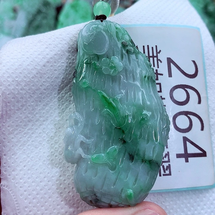 吊坠(不含链)未镶嵌翡翠