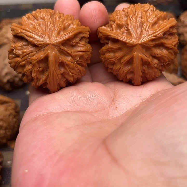 一****文玩核桃吊坠你们都在